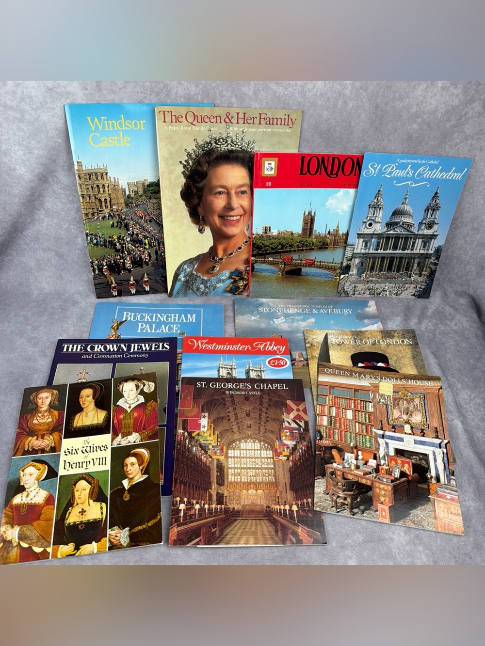 VTG 1990s London England Souvenir Guide Books Royal Family Landmarks Lot 12
